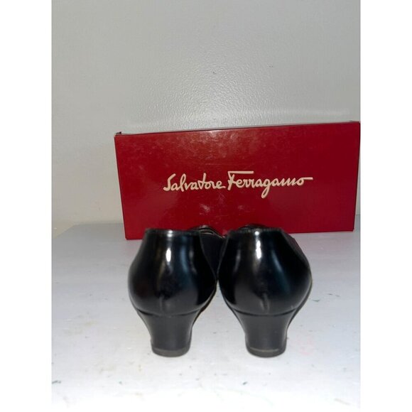 Vintage Salvatore Ferragamo Black Leather Pumps Size 7.5 Y2K - Picture 3 of 10